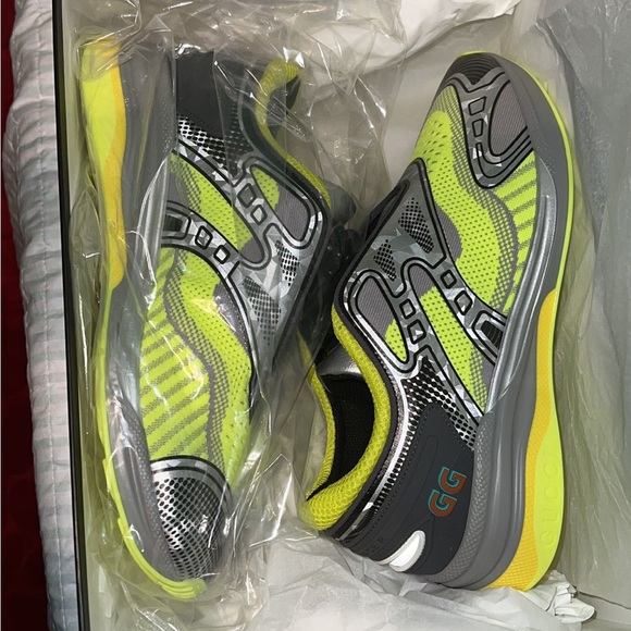 Gucci Ultrapace R ' Neon Yellow' - Picture 2 of 8